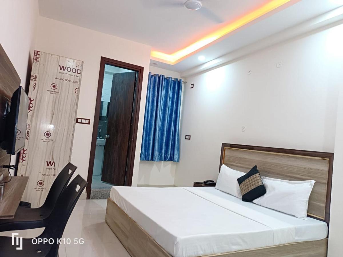 Travel Inn At Delhi Airport Új-Delhi Kültér fotó