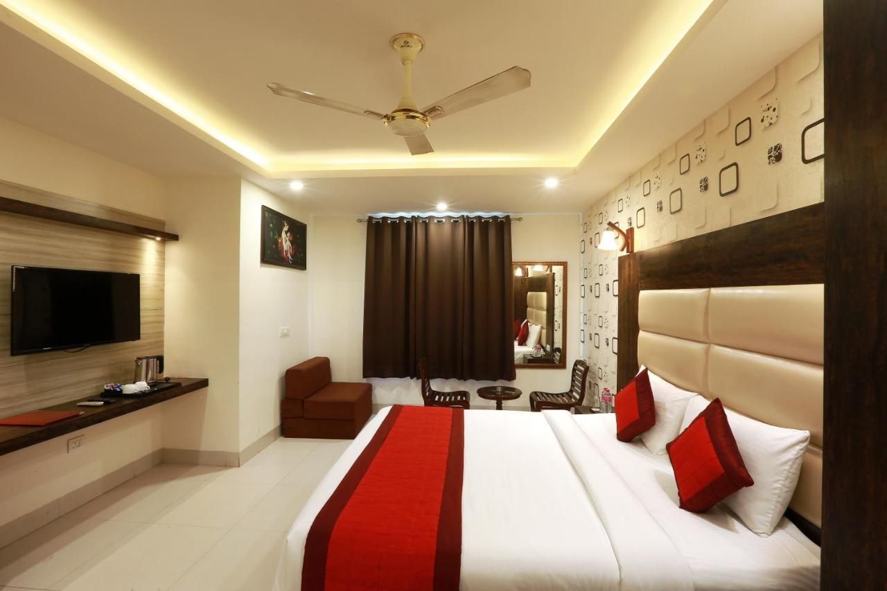 Travel Inn At Delhi Airport Új-Delhi Kültér fotó